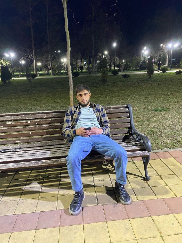  52802028  Rasim, 28 ,    
