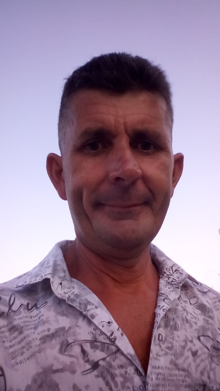  37064698  , 51 ,    