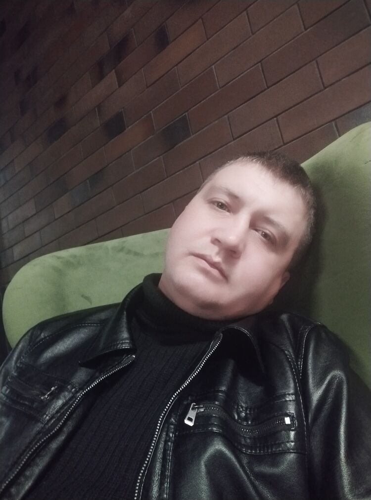  48119078  Vladimir, 37 ,    