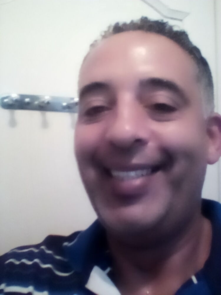  16068318  Hicham, 49 ,    