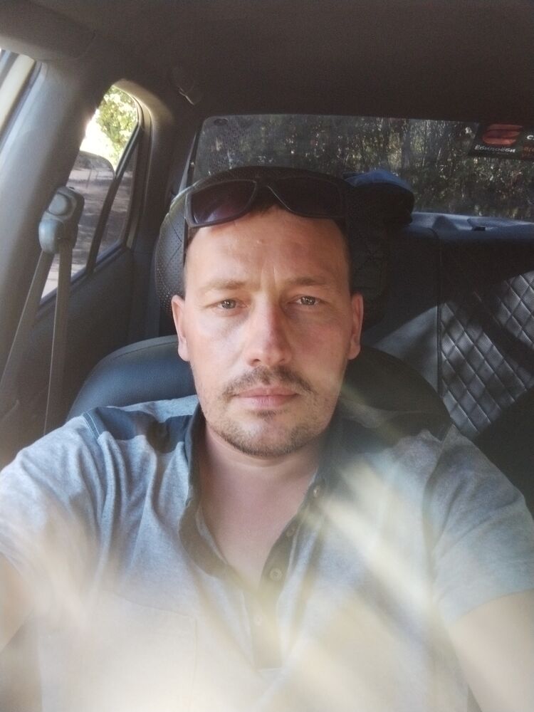  29073058  Vitaly, 40 ,    