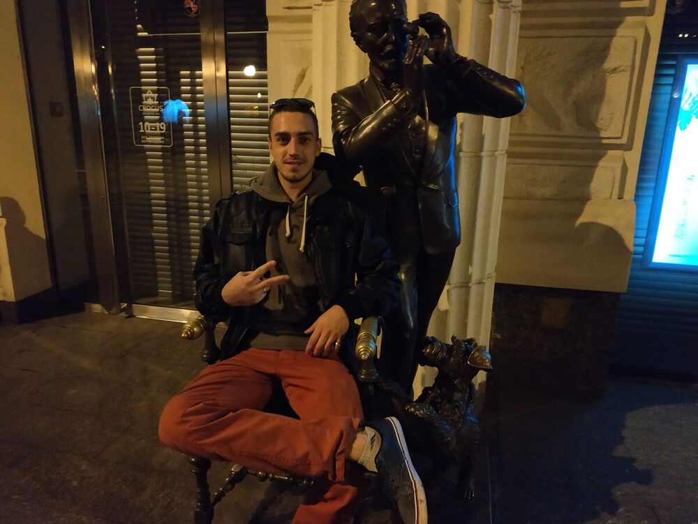  21149108  SERHII, 27 ,    