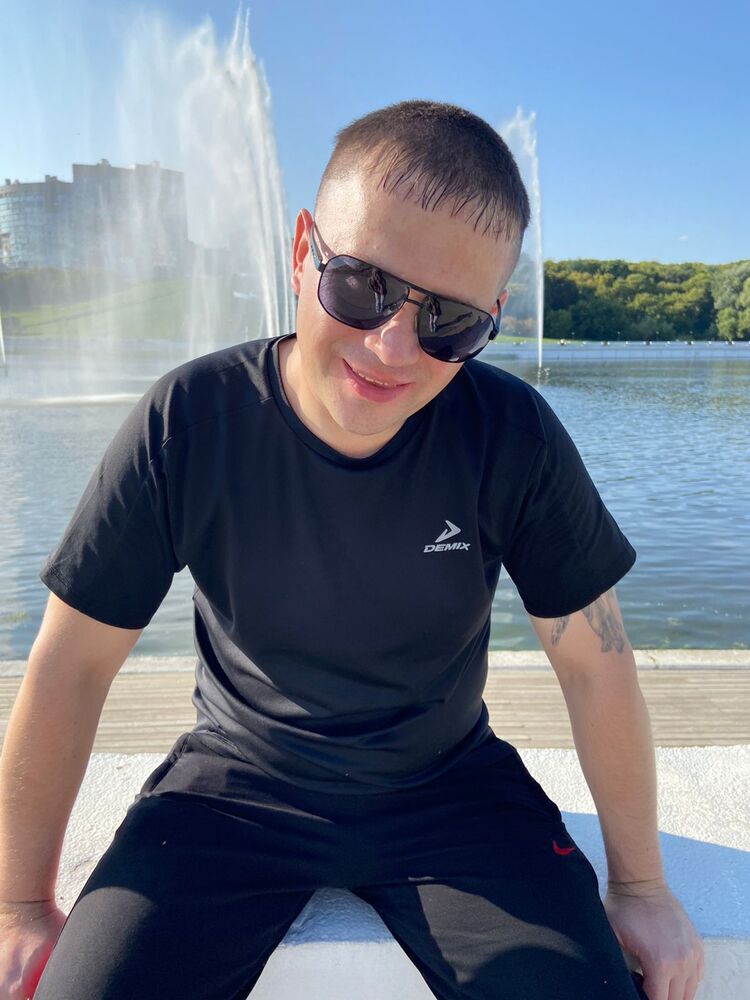  ,   Igor, 39 ,   ,   
