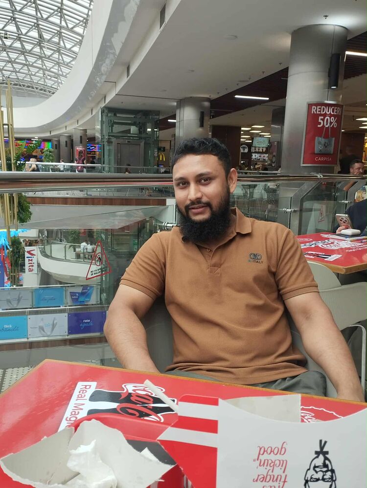  53693788  Nafi, 31 ,    