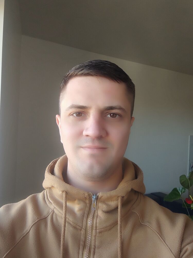  ,   Marin, 32 ,   c 