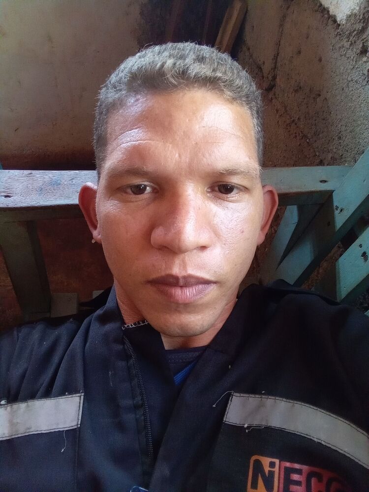  25494988  Raudelvis, 34 ,    