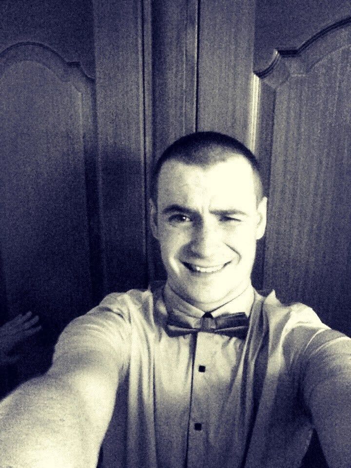  30949528  Daniil, 32 ,    