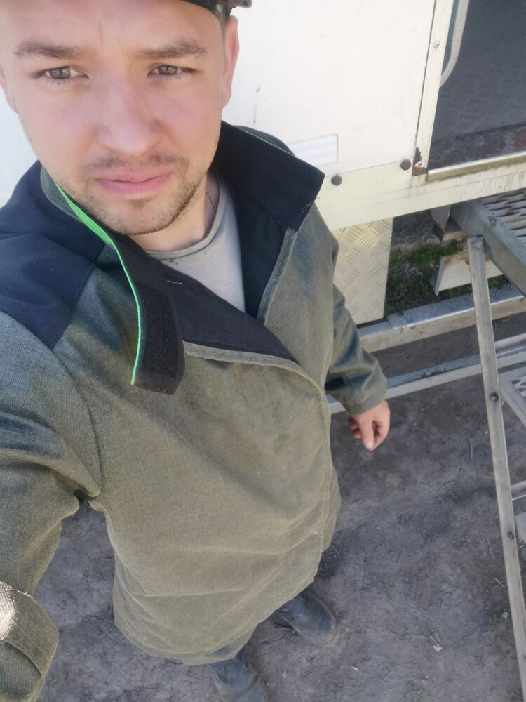  47304958  , 34 ,    