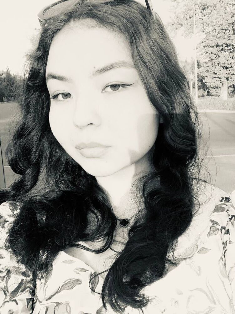  ,   Lina, 21 ,   