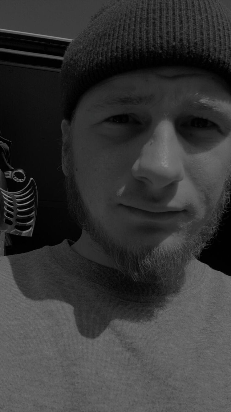  31088348  Valerik, 26 ,    