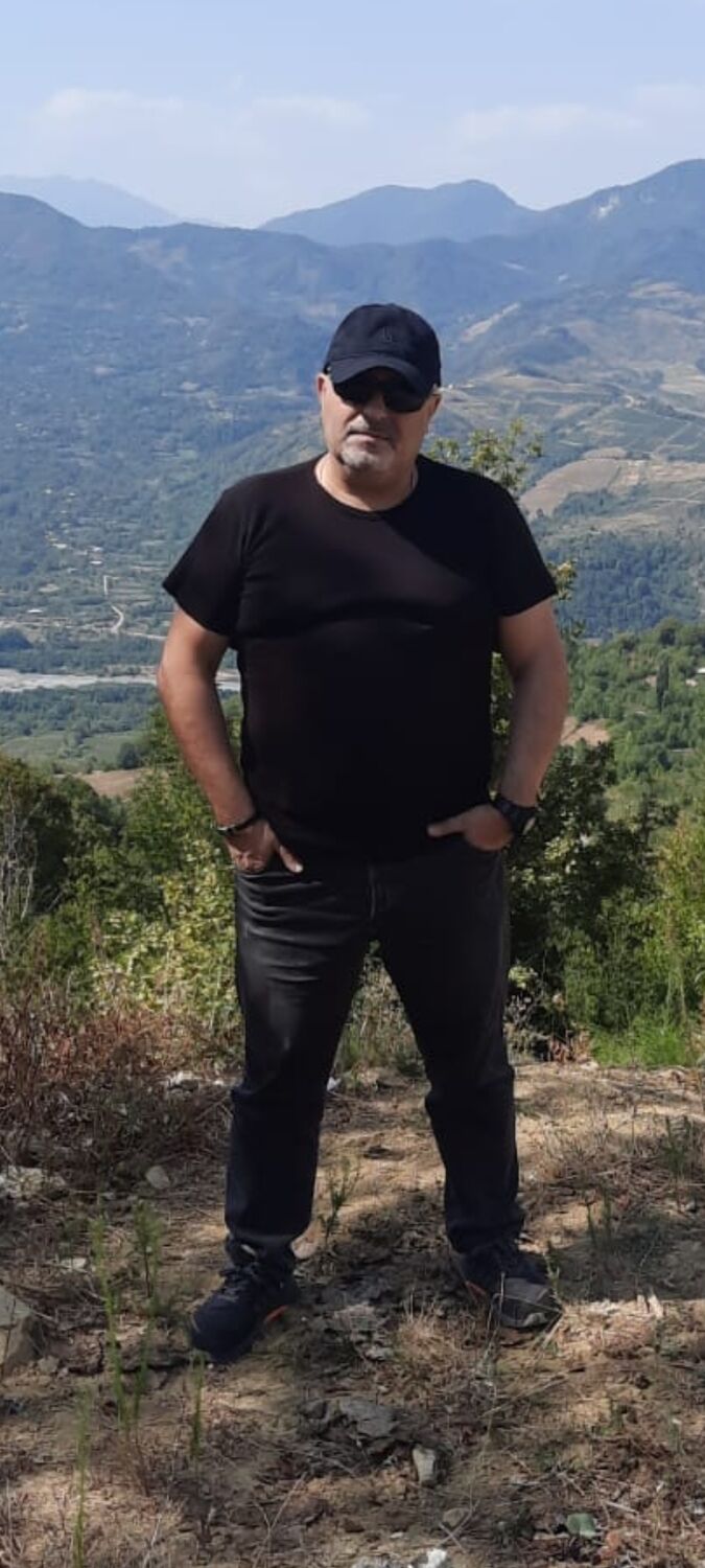  36200958  Zurab, 50 ,    