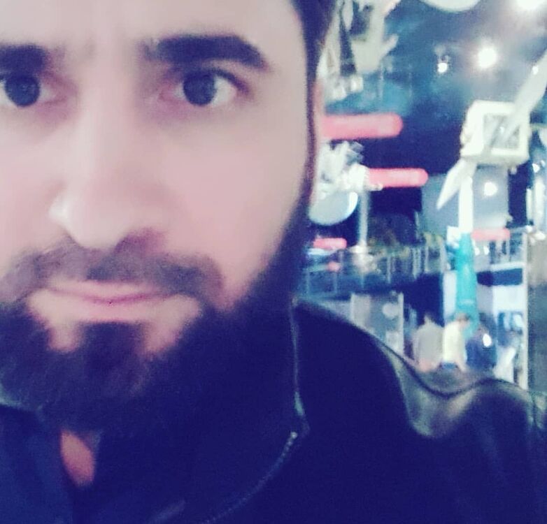  54232898  GRAY HAIRED, 32 ,    