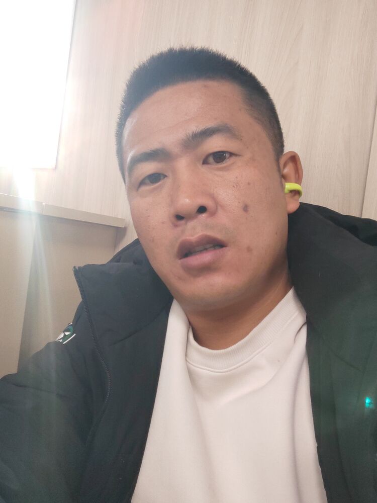 46591488  Gk, 37 ,    