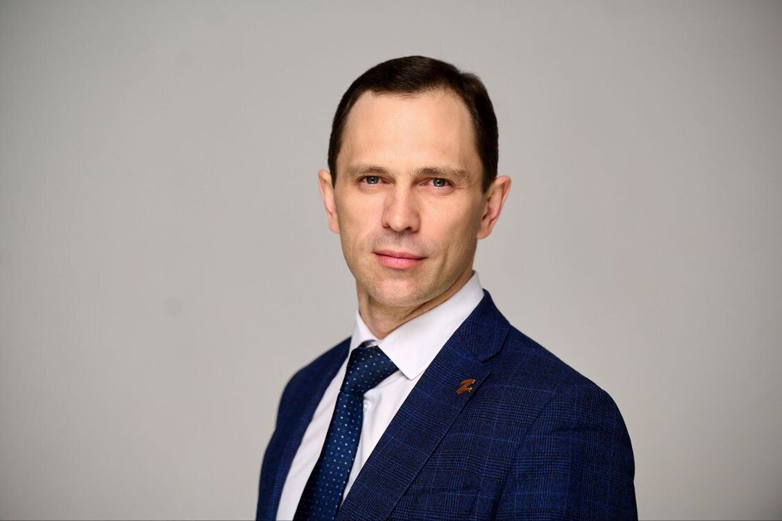  53879498  Alekseu, 52 ,    