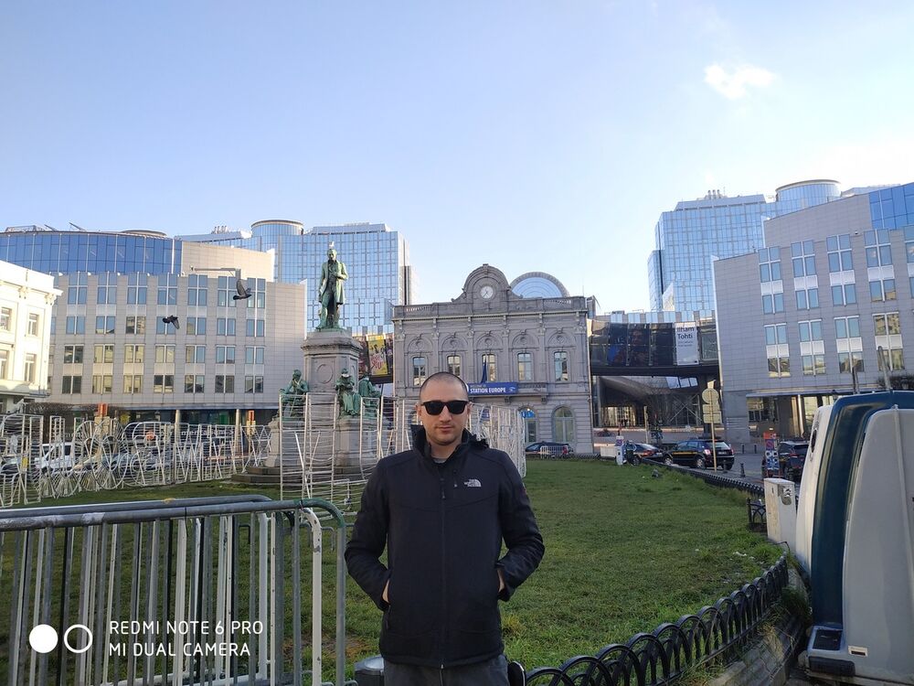  19040058  Mikheil, 35 ,    