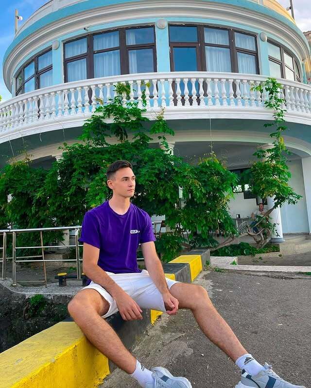  52378308  Roman, 30 ,    