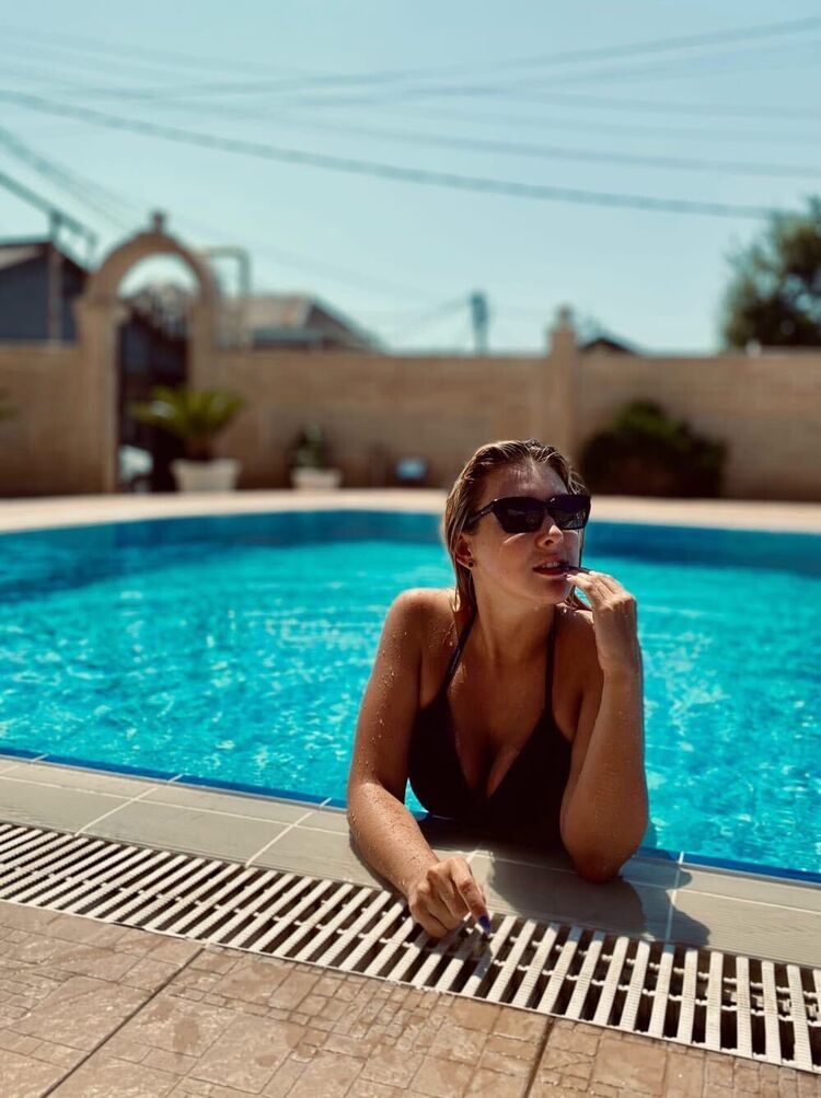  23696988  , 28 ,    -