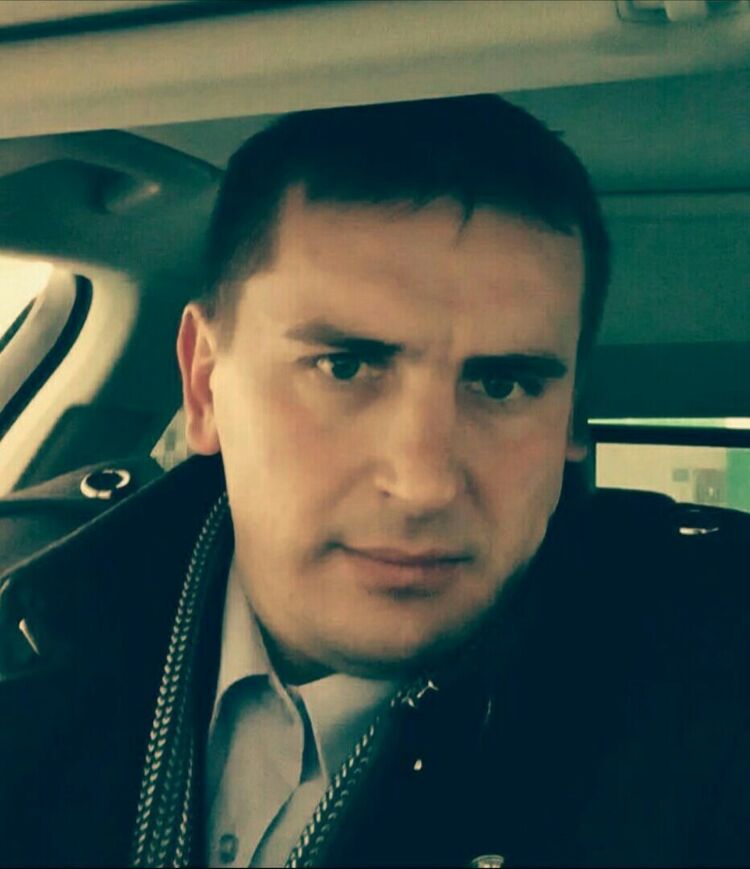  15996208  Vitaly, 42 ,    