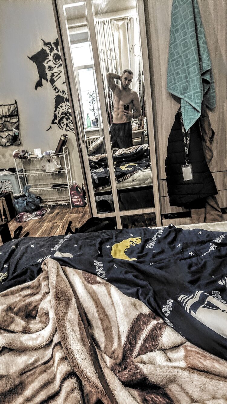  40568298  Basurik, 36 ,    -