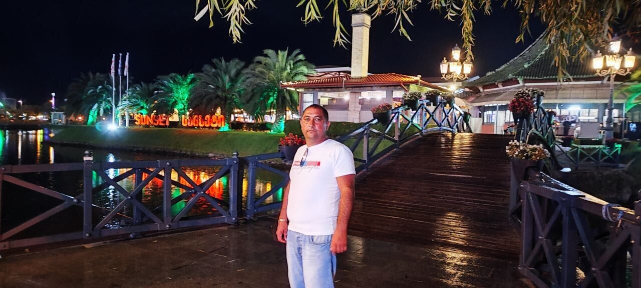  47102288  Artur, 38 ,    