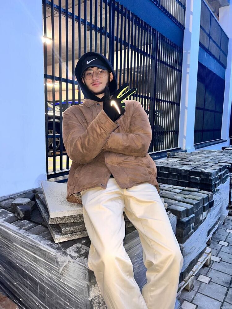  38397428  Gdhvyhc, 20 ,    