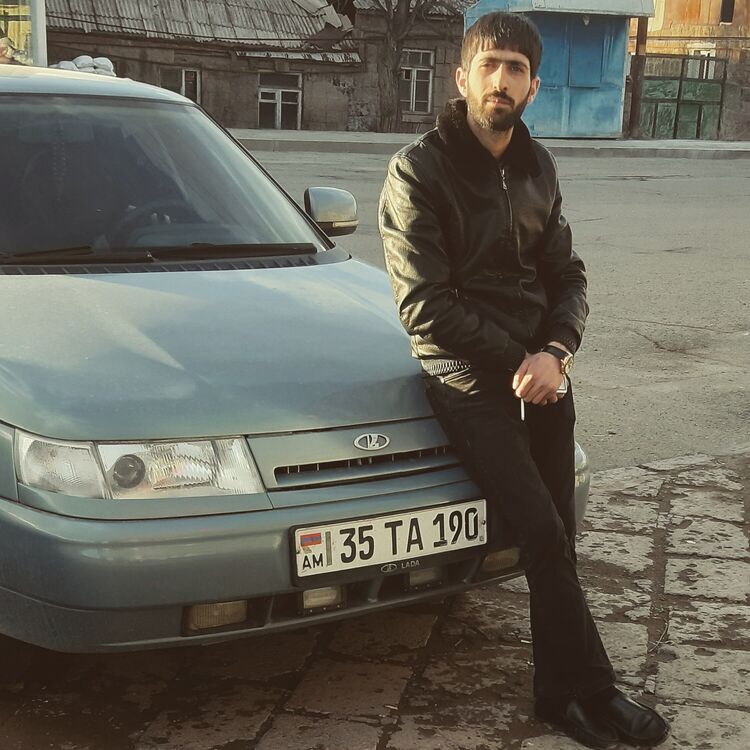  23184858  Artur, 26 ,    