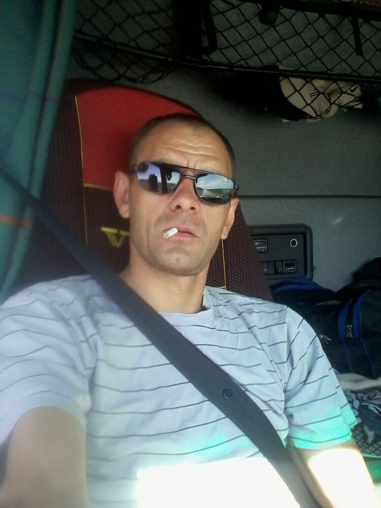  4820538  Alex, 44 ,    