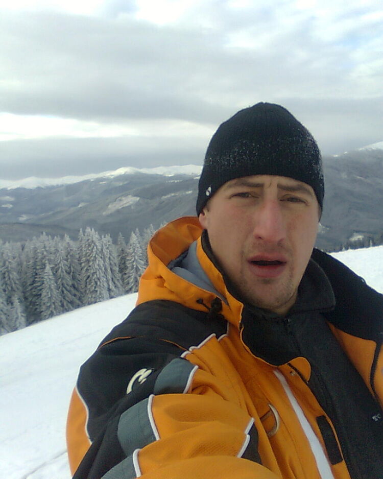  11260088  Vitaly, 47 ,    