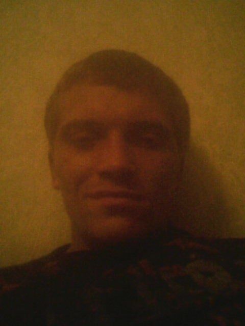  26423978  Ivan, 28 ,    
