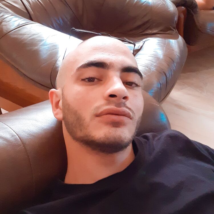  ,   Artur, 31 ,   ,   