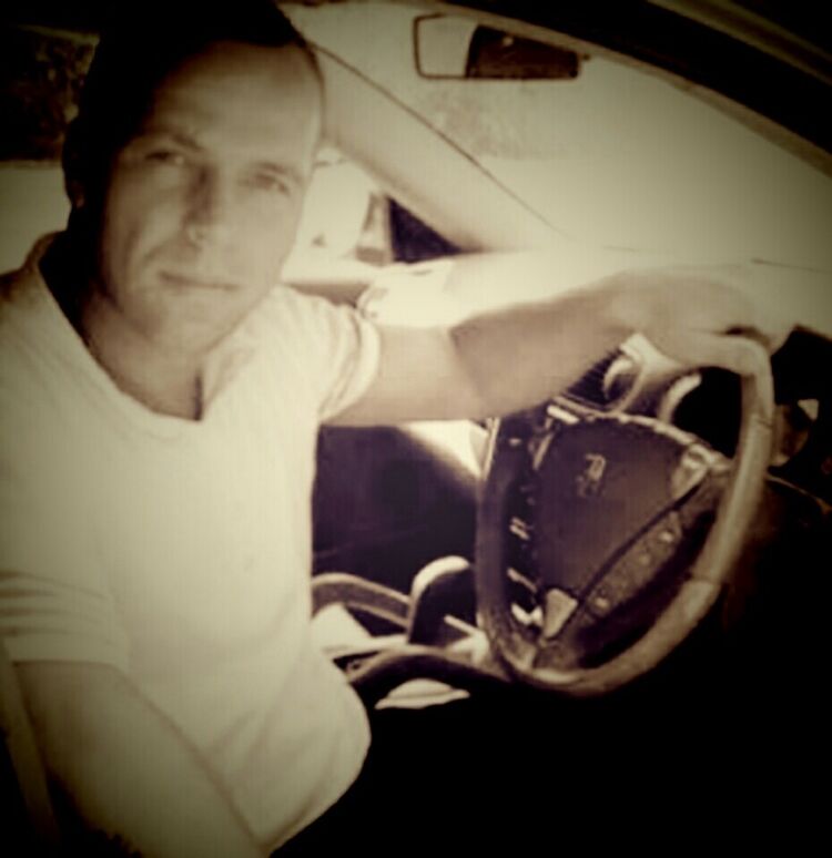  11598508  Kamil, 41 ,    