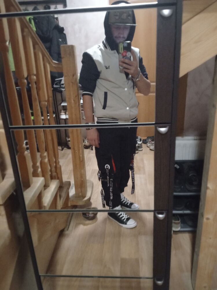  46173168  , 34 ,    