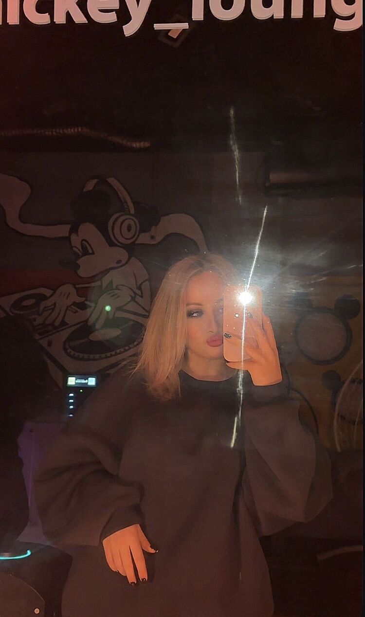  54748588  , 19 ,    --