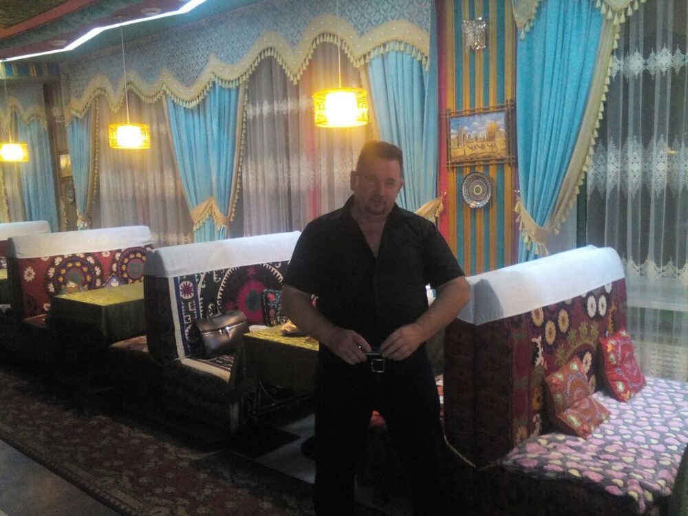  52920288  Aleks, 52 ,    