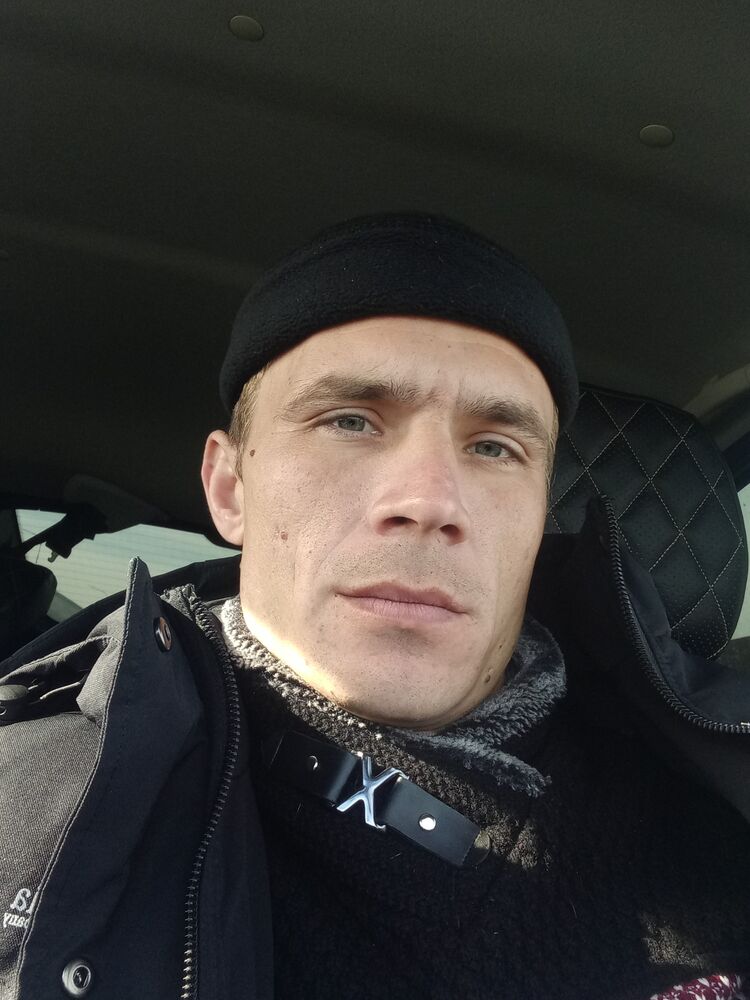  30618888  Vladislav, 31 ,    