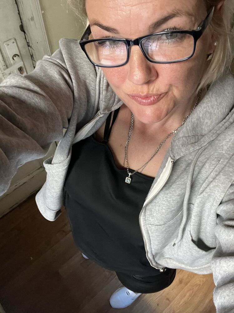  ,   Eva, 46 ,   