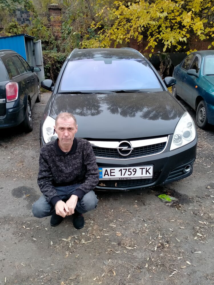  42981098  Oleg, 54 ,    