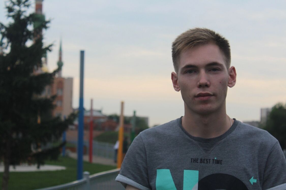  40997088  Vladislav, 27 ,    