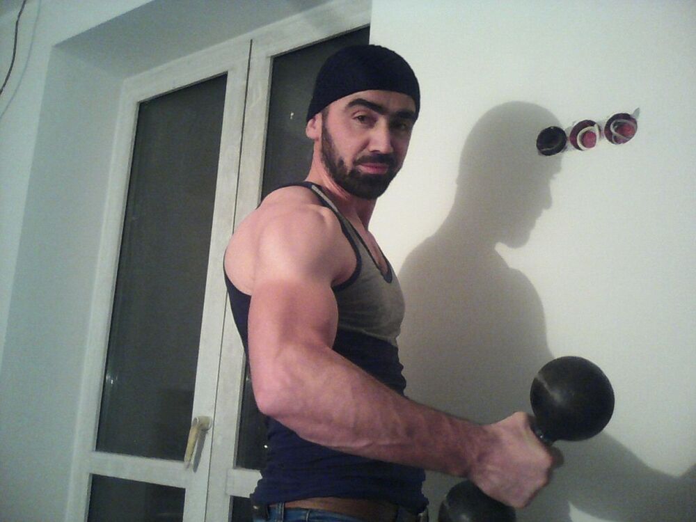  ,   ERIK, 41 ,   ,   , c 