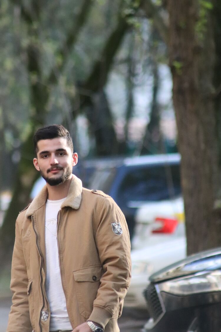  35352518  Abdullah, 21 ,    