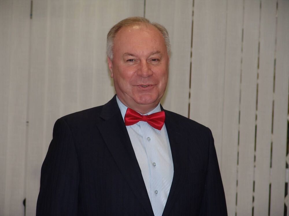  29297618  Anatoliy, 64 ,    