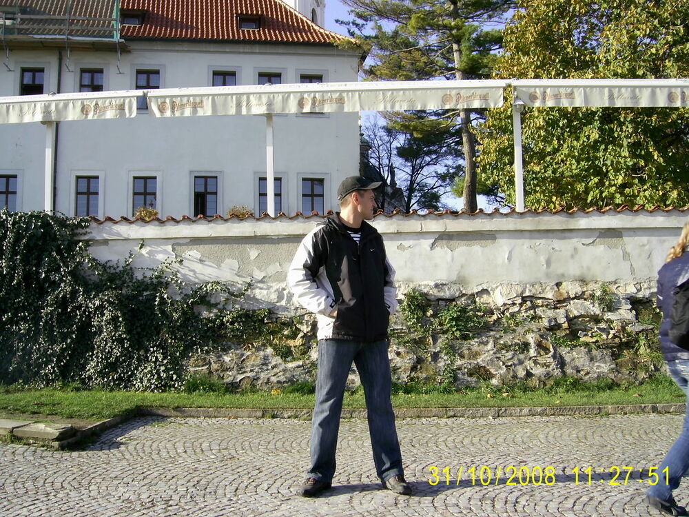  5260078  Denis, 47 ,    