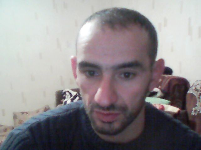  5703278  Huseyn, 44 ,    
