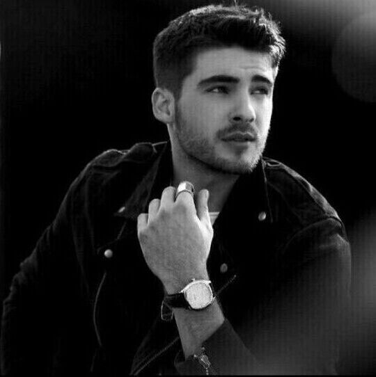  22619858  Hayk, 35 ,    