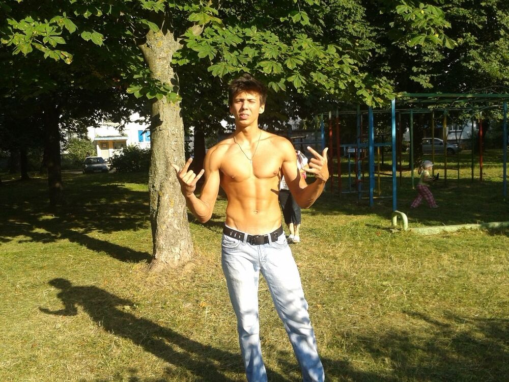  25436518  Anton, 39 ,    