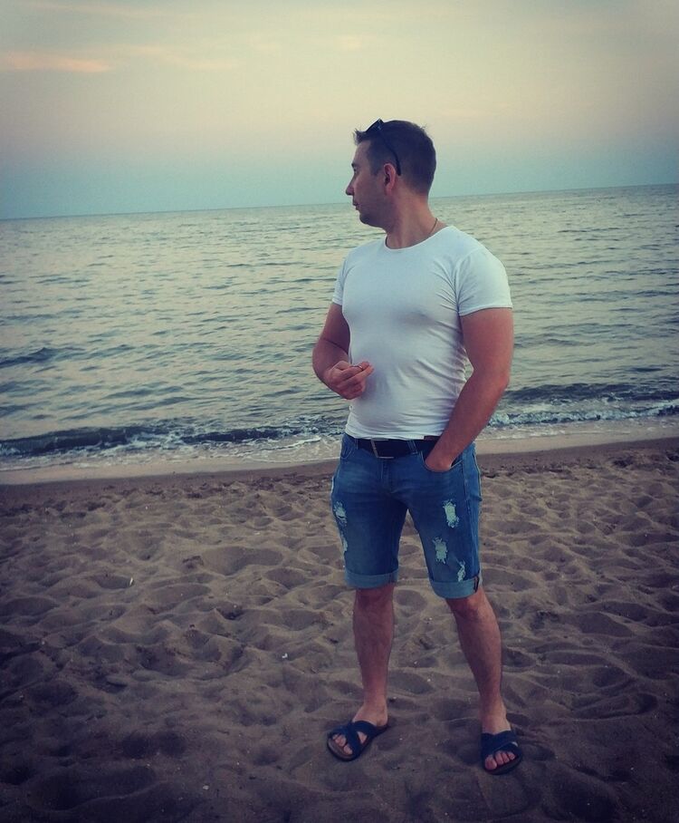  ,   DOminic, 39 ,  