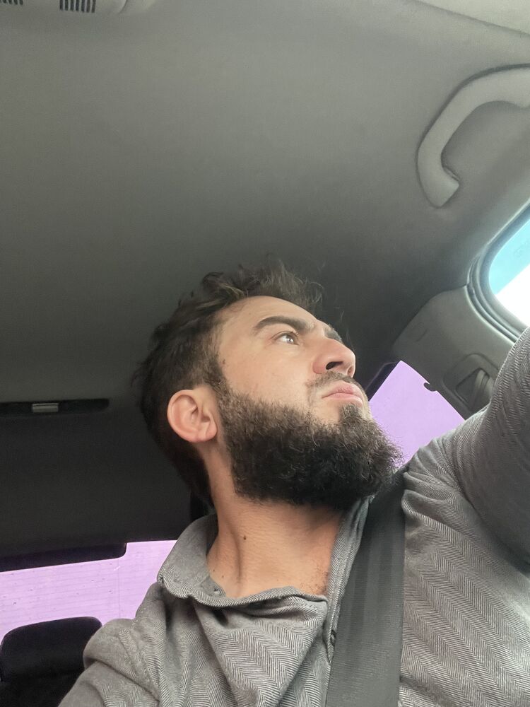  54667398  Roman, 37 ,    