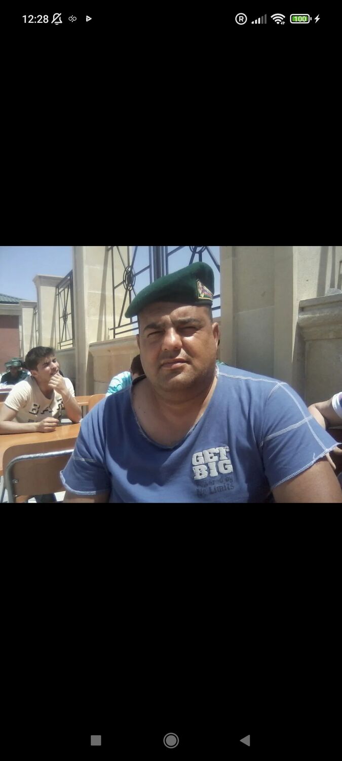  39875988  Ayxan, 49 ,    
