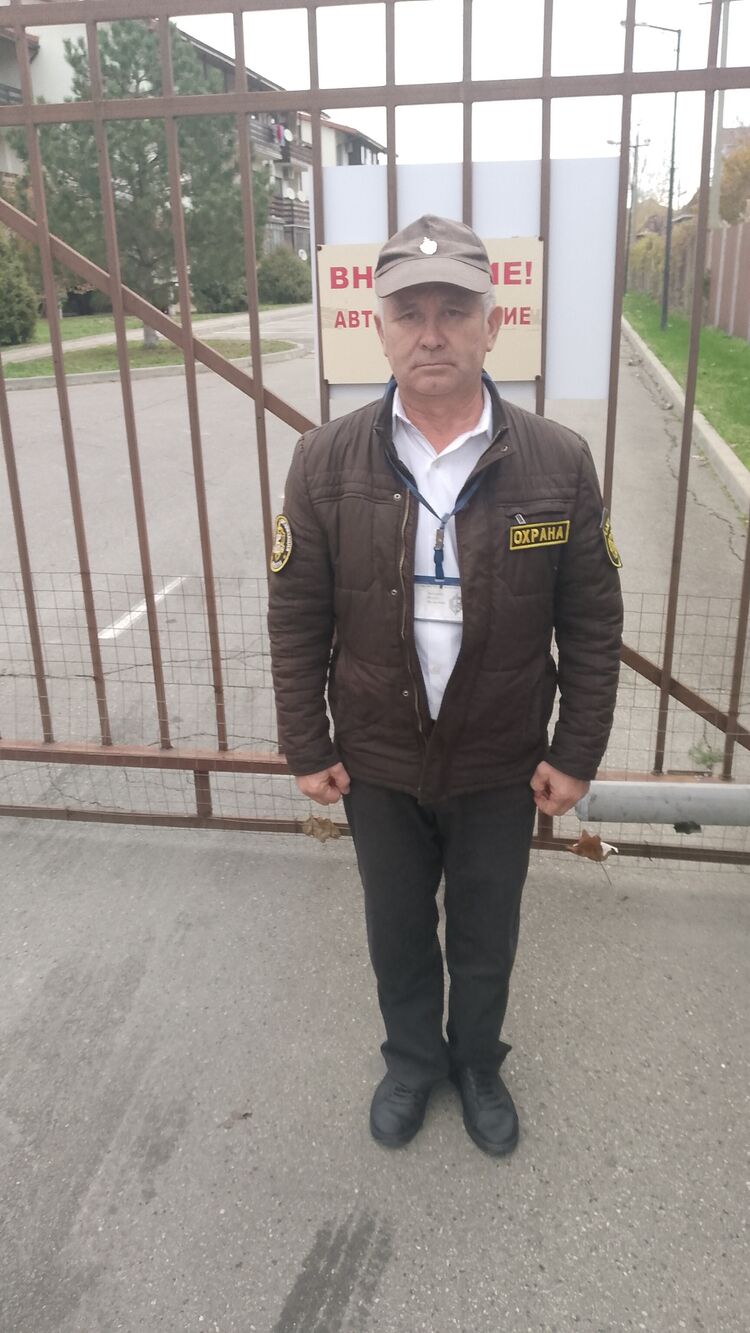  52743008  Pavel, 54 ,    