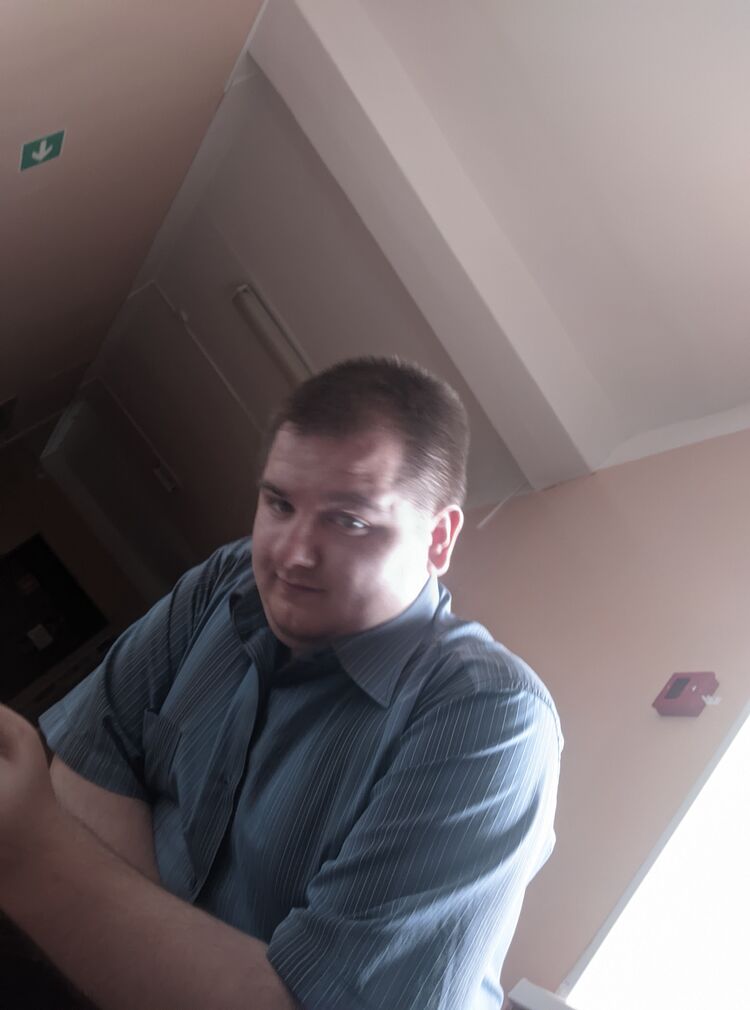  44071668  , 27 ,    